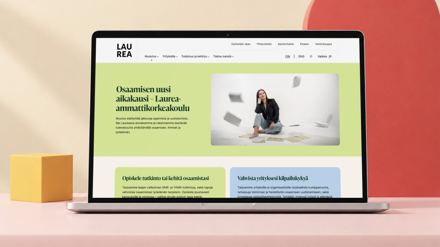 Laurea-ammattikorkeakoulun verkkosivuston etusivu kannettavalla tietokoneella